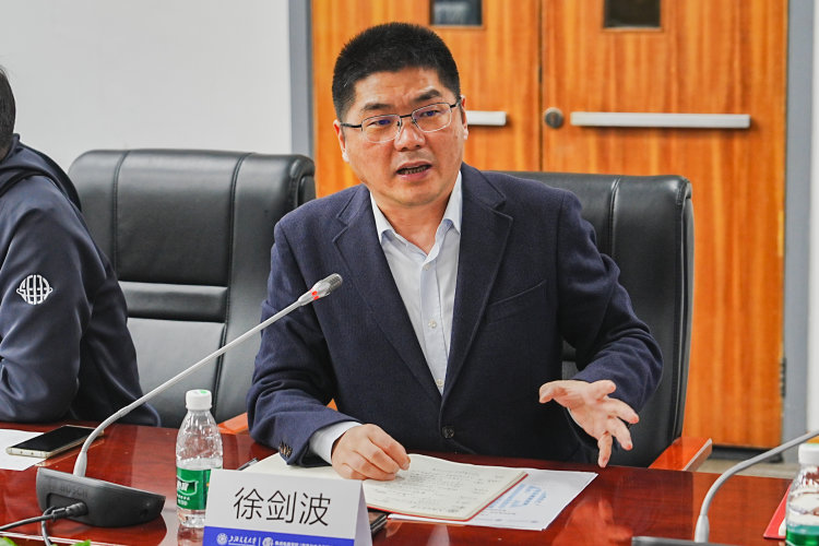 徐书记讲话.jpg
